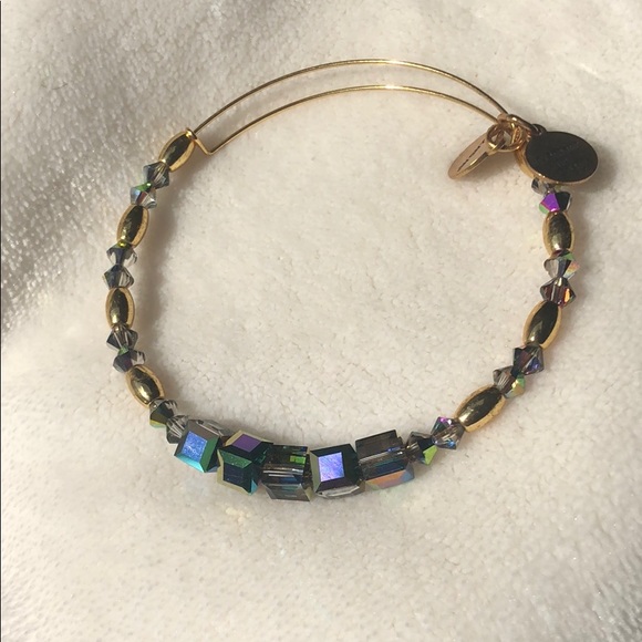 Gorgeous Alex And Ani Swarovski Crystal Bangle - Picture 2 of 6